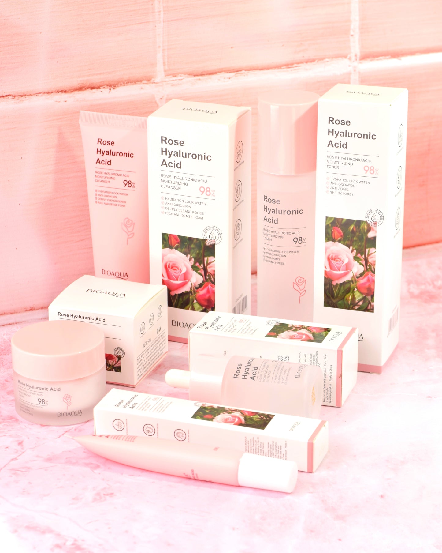 Kit Aclarante y Minimizador de Poros Bioaqua Rosa Hialurónico (x5)