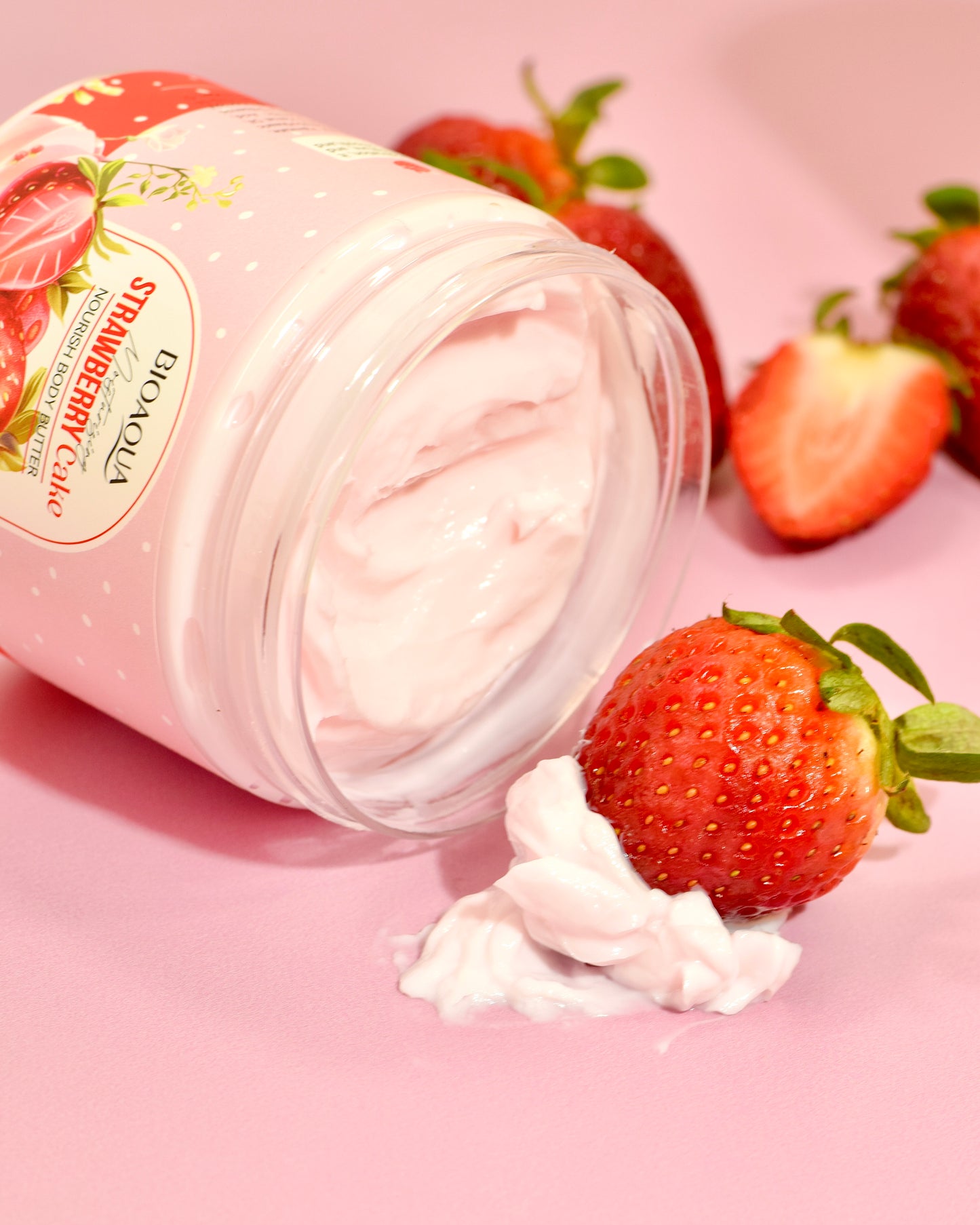 Kit Corporal Bioaqua Strawberry Cake Hidratante, Exfoliante y Suavizante
